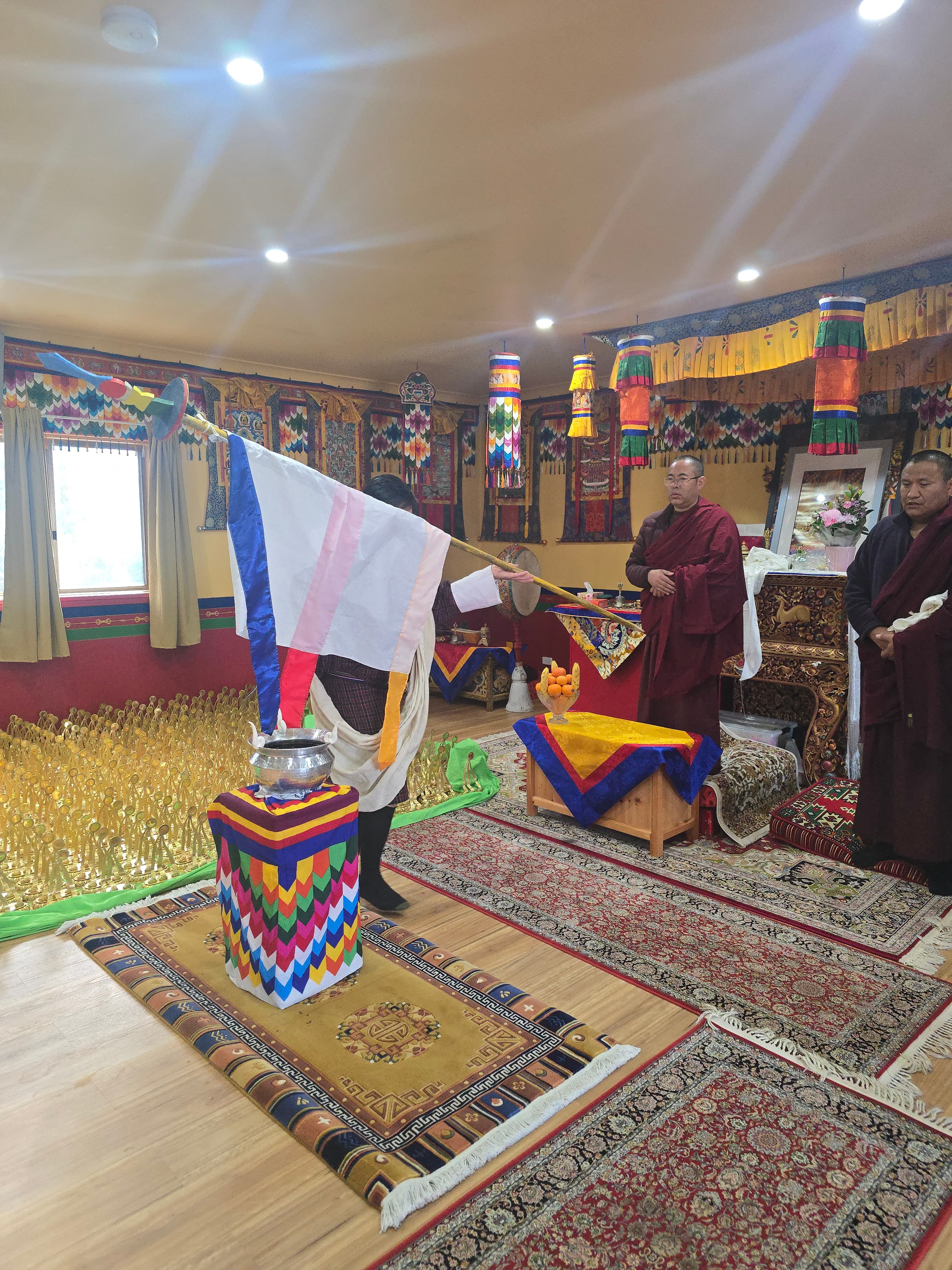 Traditional welcome ceremony for Khenpo Jamyang Choedrak at Kharchu Centre Australia